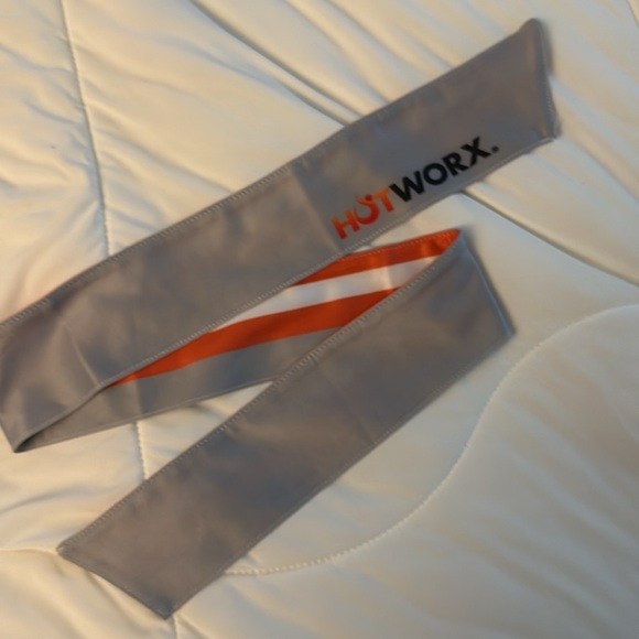 HOTWORX Reversible tie-around headband - Picture 3 of 3